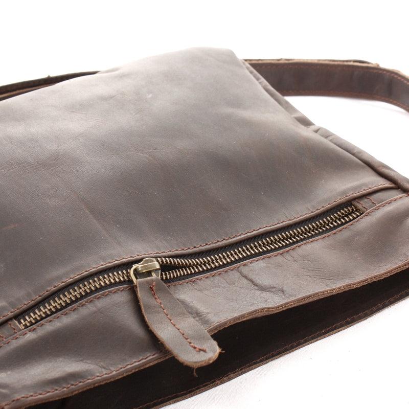 Leconi Umhängetasche Ledertasche Schultertasche Freizeittasche Leder Dunkelbraun LE3058