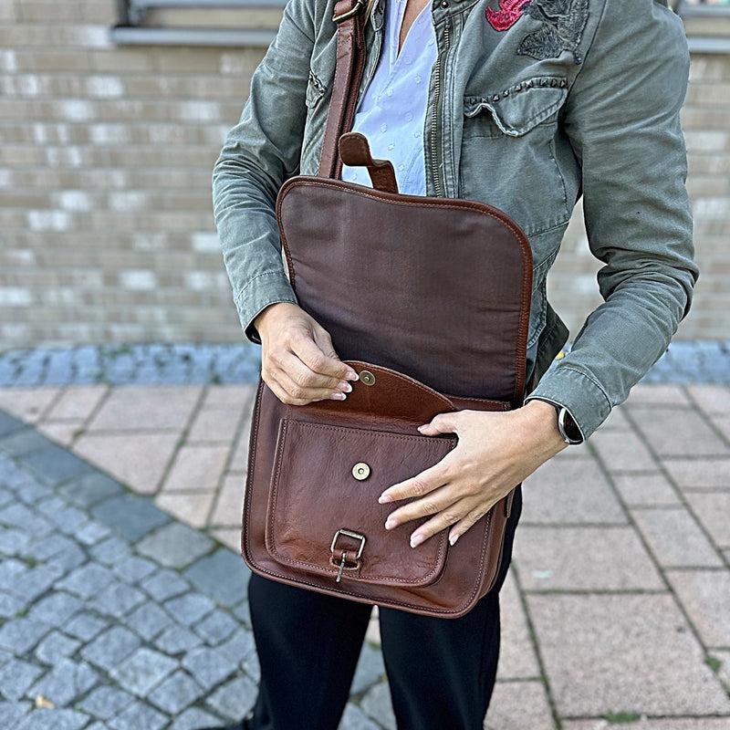 Leconi Umhängetasche Schultertasche Freizeittasche Büffelleder Braun LE3085