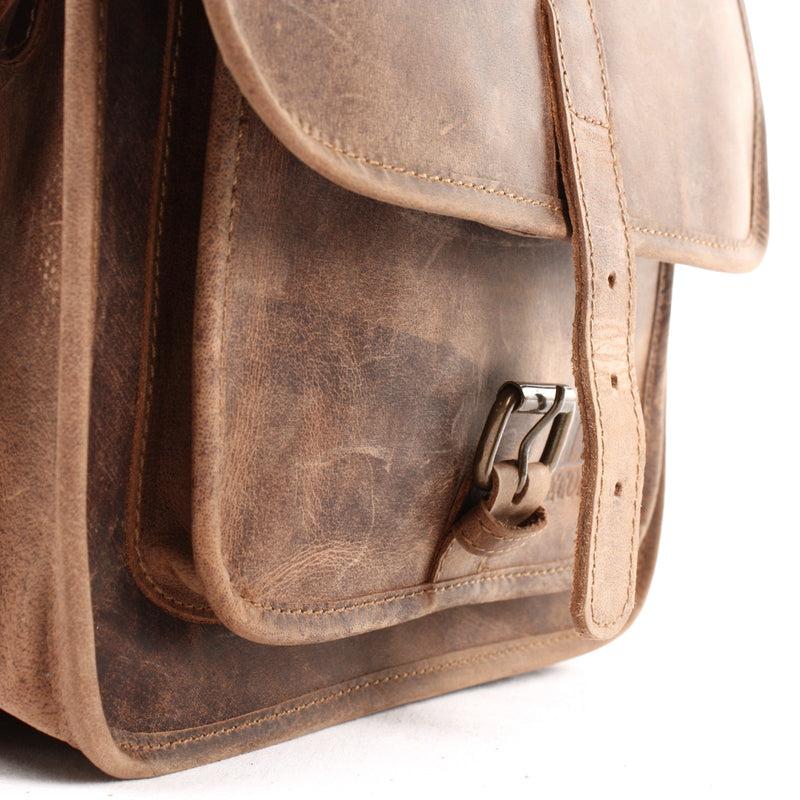 Leconi Umhängetasche Schultertasche Freizeittasche Büffelleder Vintage Braun LE3062