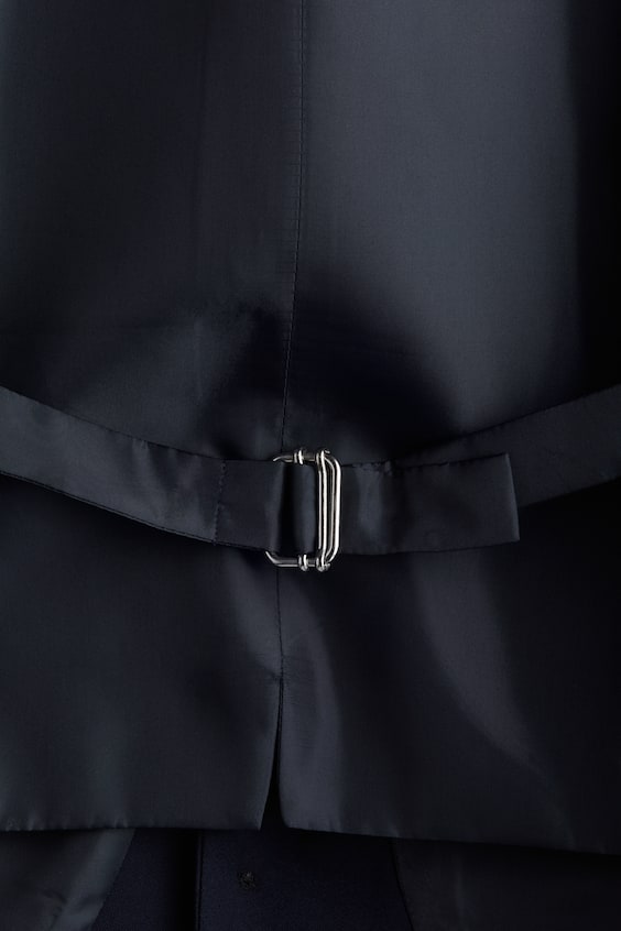 HM Anzugweste in Slim Fit