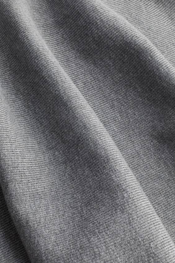 HM Ausgestelltes Kleid