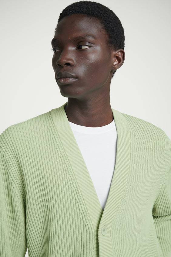 HM BAUMWOLL-STRICKJACKE MIT ACID-WASCHUNG