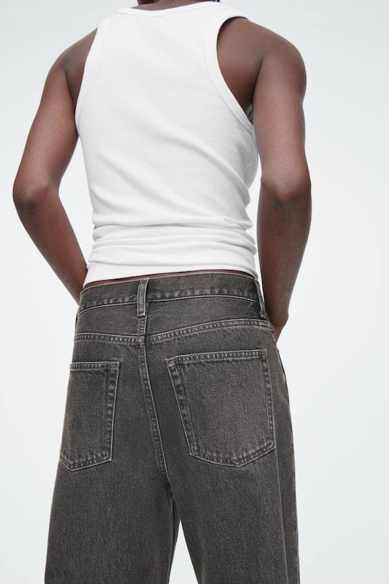 HM COLUMN JEANS – GERADES BEIN