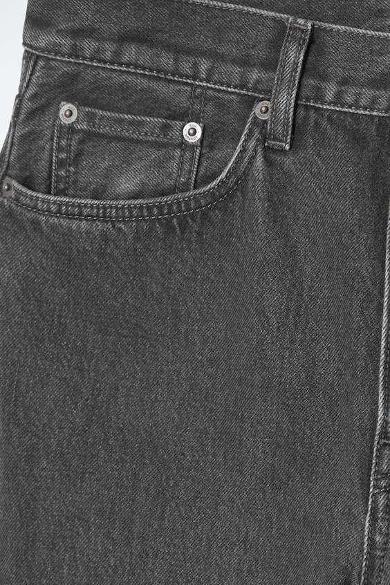 HM COLUMN JEANS – GERADES BEIN