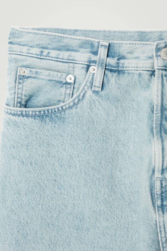 HM DOME JEANS – GERADES/KNÖCHELLANGES BEIN
