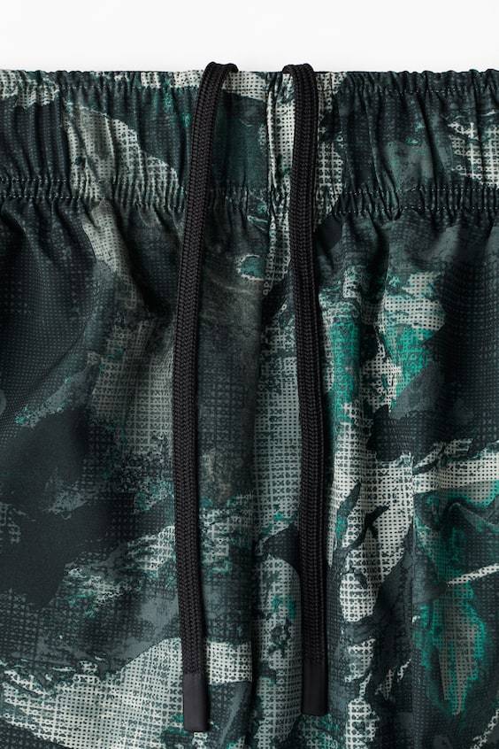 HM DryMove™ Sportshorts Mit Vierwegestretch