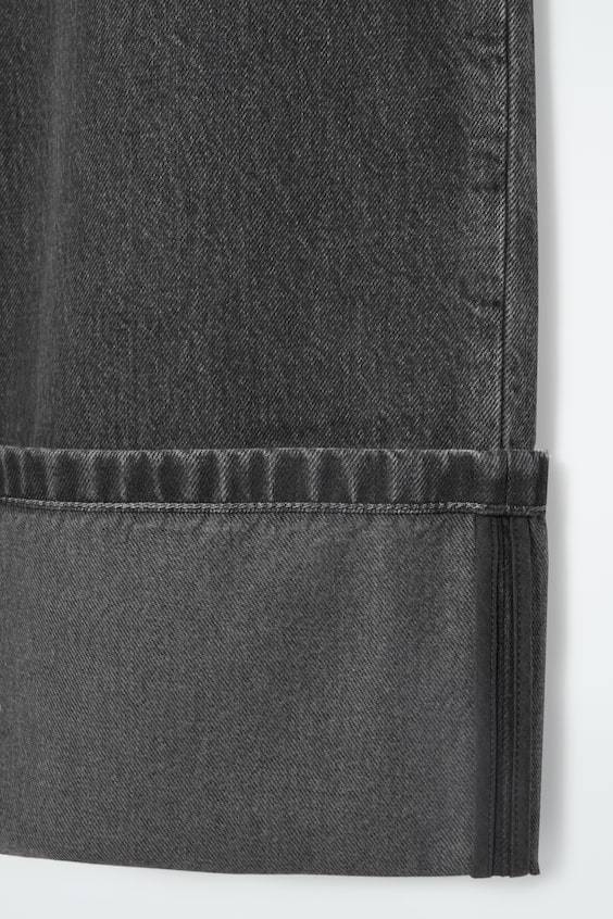 HM FACADE JEANS MIT UMSCHLAG – GERADES BEIN