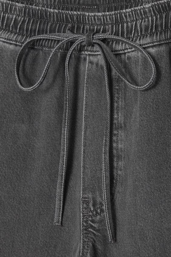 HM FLIESSENDE HOSE AUS DENIM MIT WEITEM BEIN