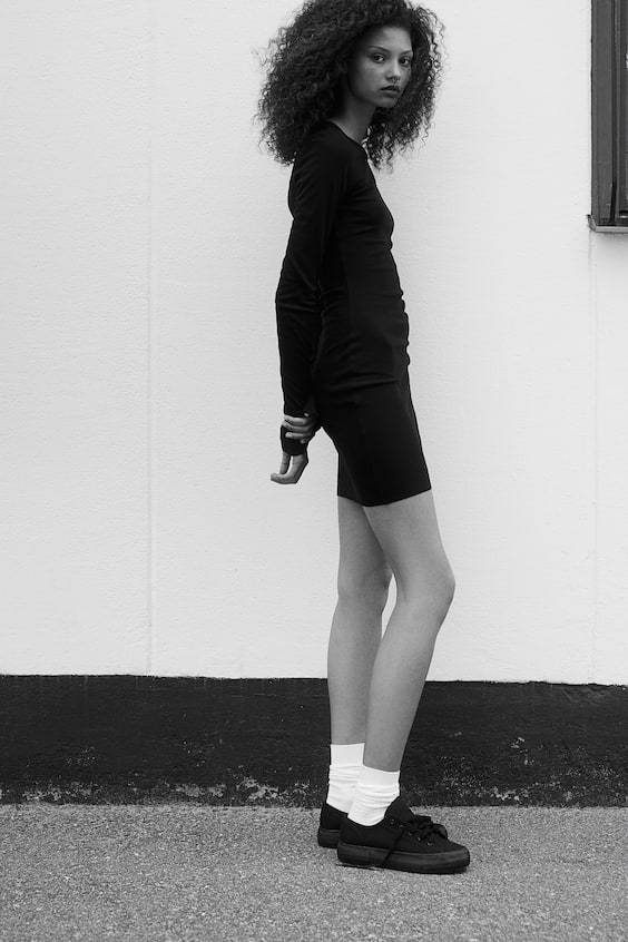 HM Geripptes Bodycon-Kleid