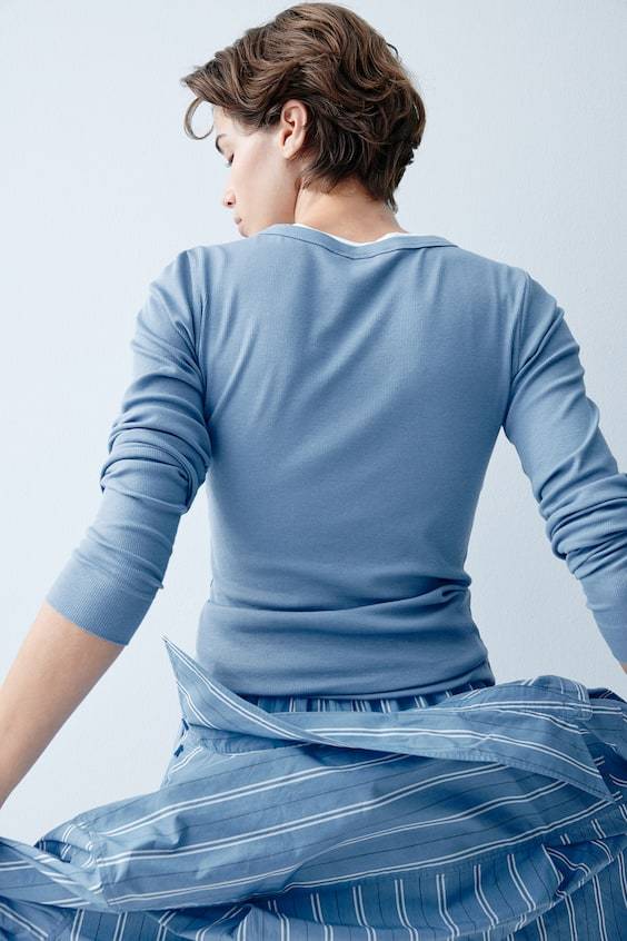 HM Geripptes Shirt Aus Modalmix