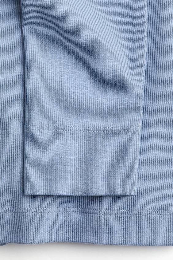 HM Geripptes Shirt Aus Modalmix