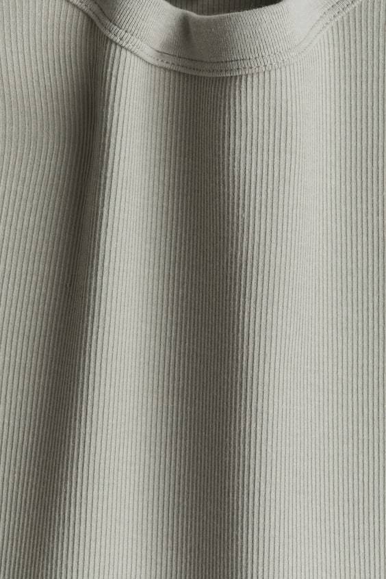 HM Geripptes Shirt Aus Modalmix