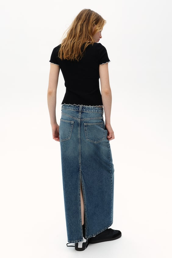 HM Geripptes Shirt Mit Overlock-Details