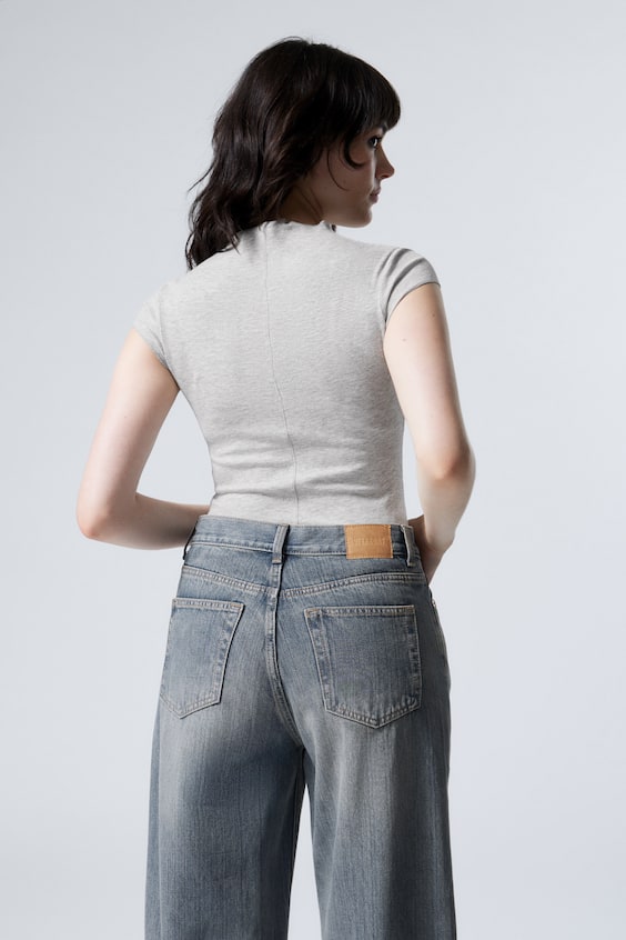 HM Geripptes T-Shirt Mit Stehkragen