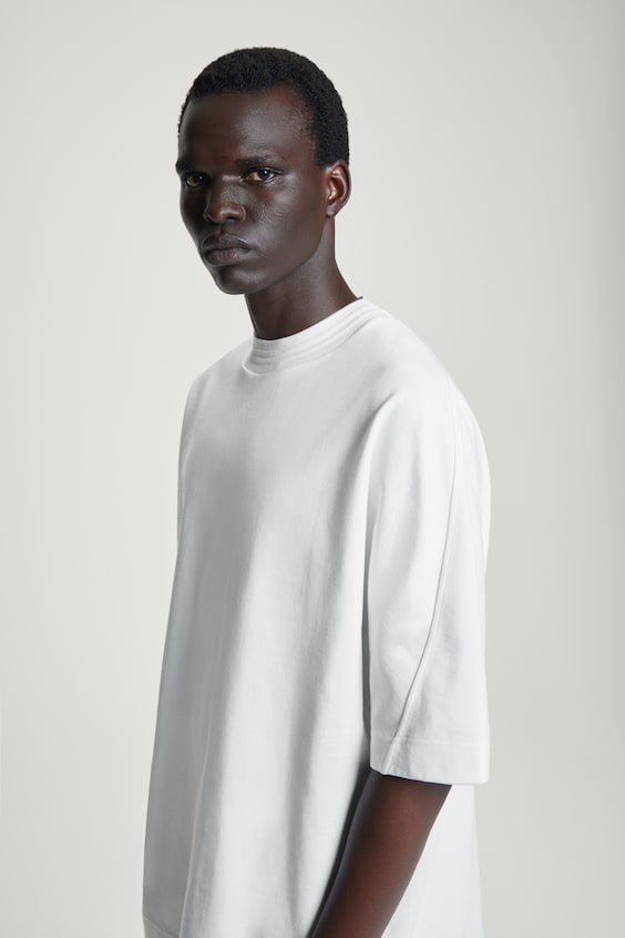 HM GEWICHTIGES OVERSIZED-T-SHIRT MIT KRAGEN