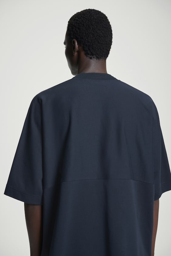 HM GEWICHTIGES OVERSIZED-T-SHIRT MIT KRAGEN