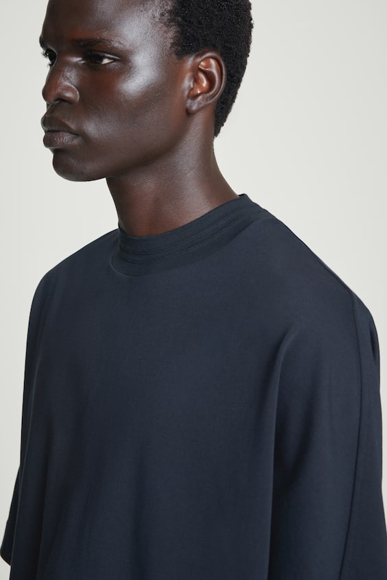 HM GEWICHTIGES OVERSIZED-T-SHIRT MIT KRAGEN