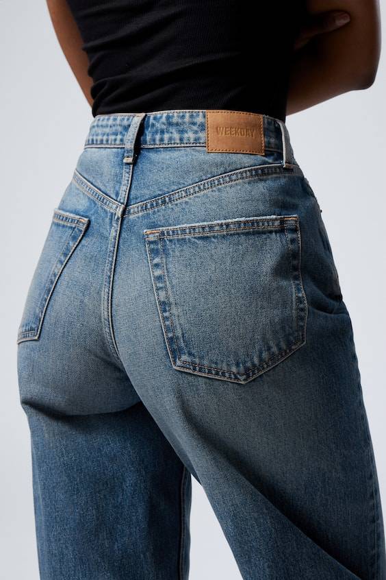 HM Halo Curve – Jeans Mit Hohem Bund Und Weitem Bein