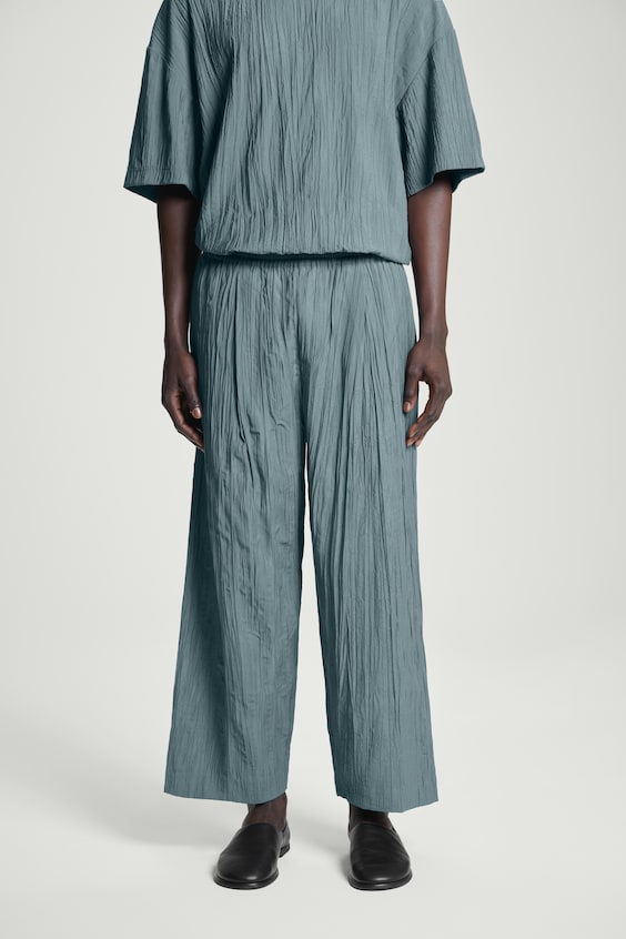 HM HOSE IN KNITTEROPTIK MIT WEITEM BEIN