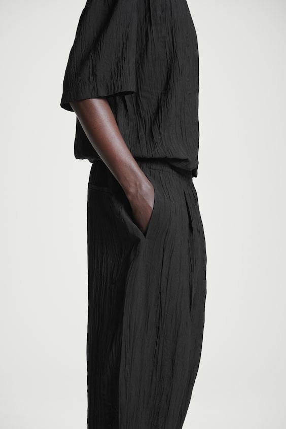 HM HOSE IN KNITTEROPTIK MIT WEITEM BEIN