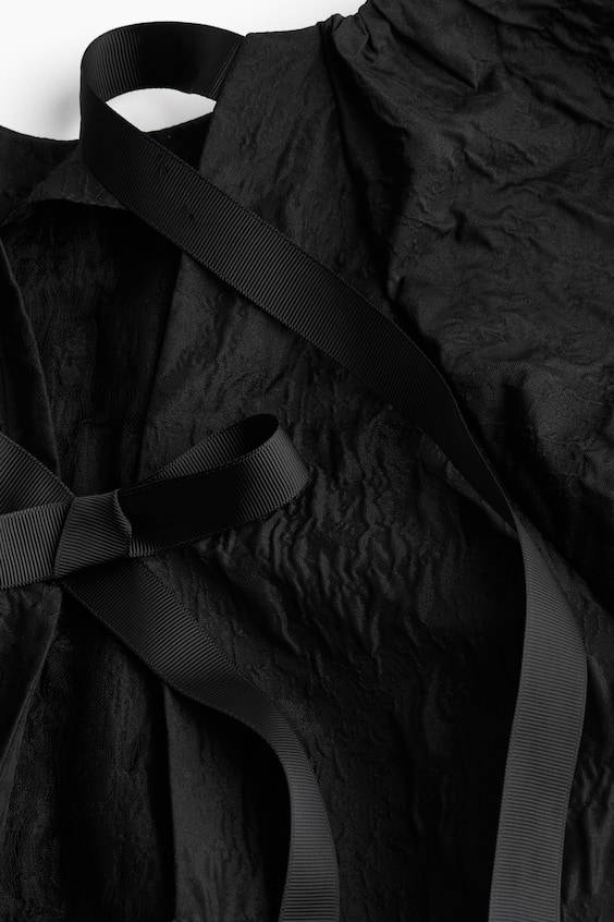 HM Jacquardkleid Mit Bindebändern Im Rücken