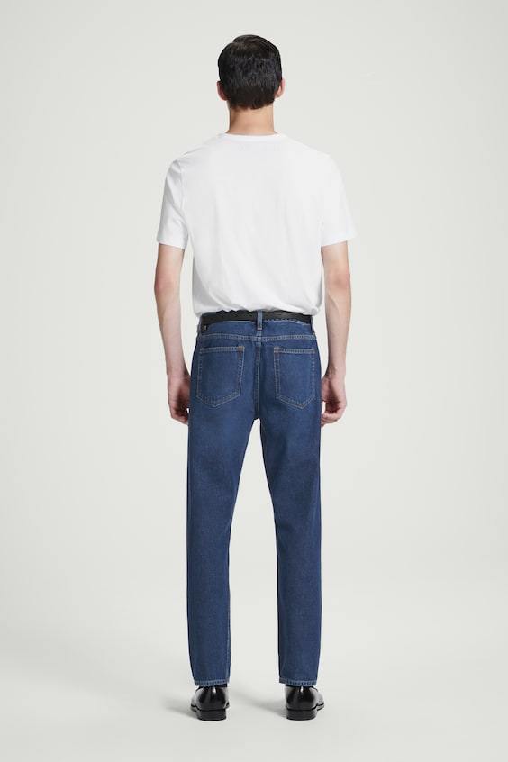 HM JEANS MIT SCHMAL ZULAUFENDEM BEIN