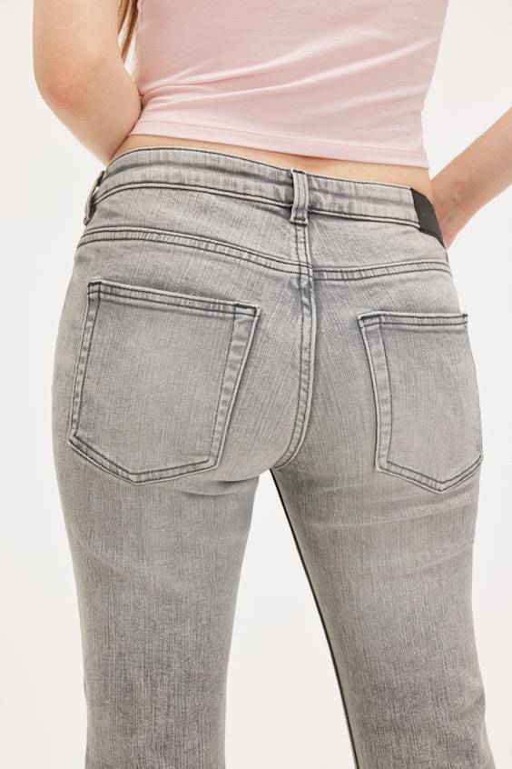 HM Katsumi Jeans Mit Schlag Und Niedriger Taille