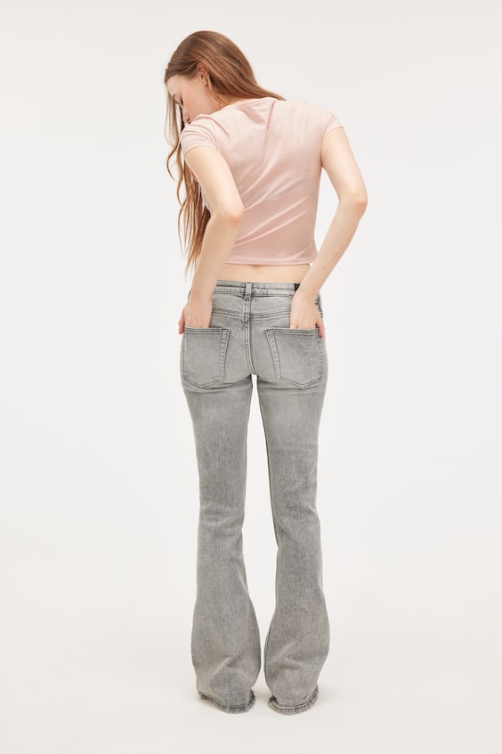 HM Katsumi Jeans Mit Schlag Und Niedriger Taille