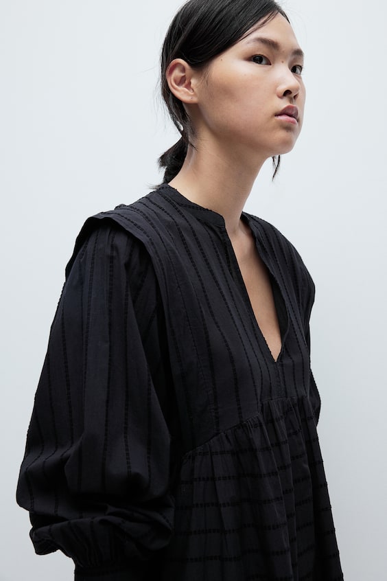 HM Kleid Mit Betonten Schultern