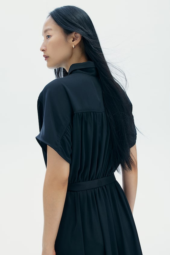 HM Kleid Mit Bindegürtel