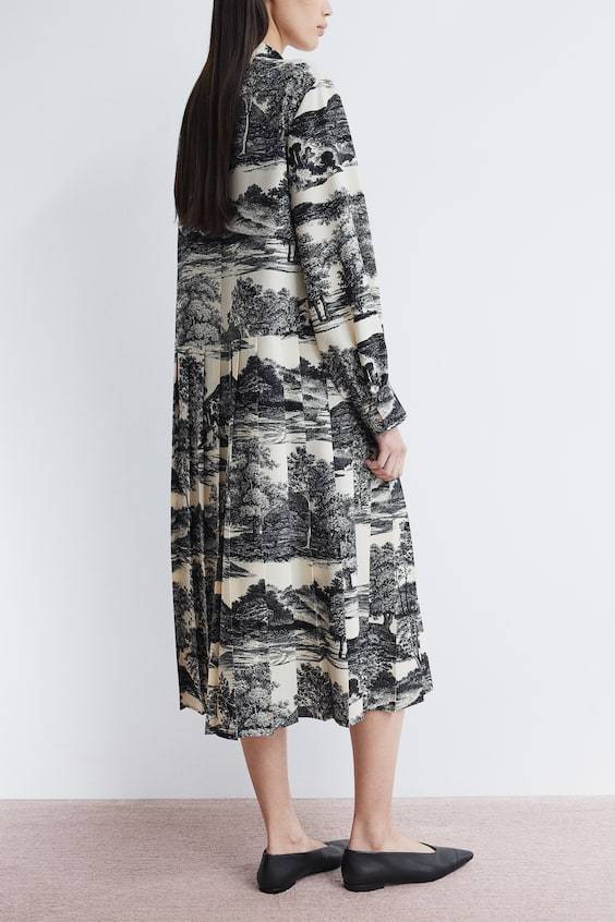 HM Kleid Mit Bindekragen