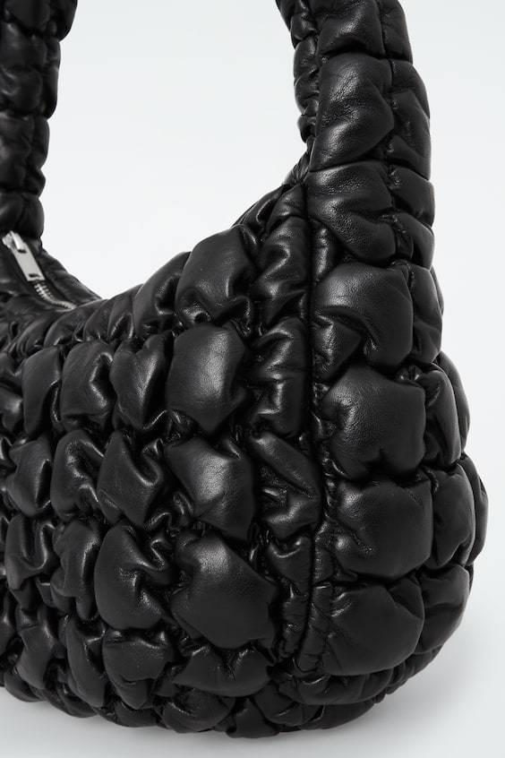 HM KLEINE GESTEPPTE TASCHE – LEDER