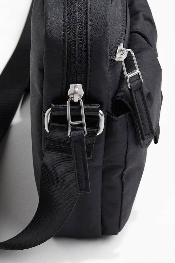 HM Kleine Umhängetasche