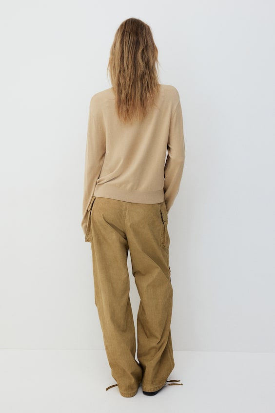 HM Kurzer Feinstrick-Pullover