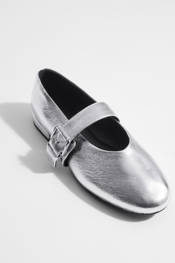 HM Leder-Ballerinas Mit Schnalle