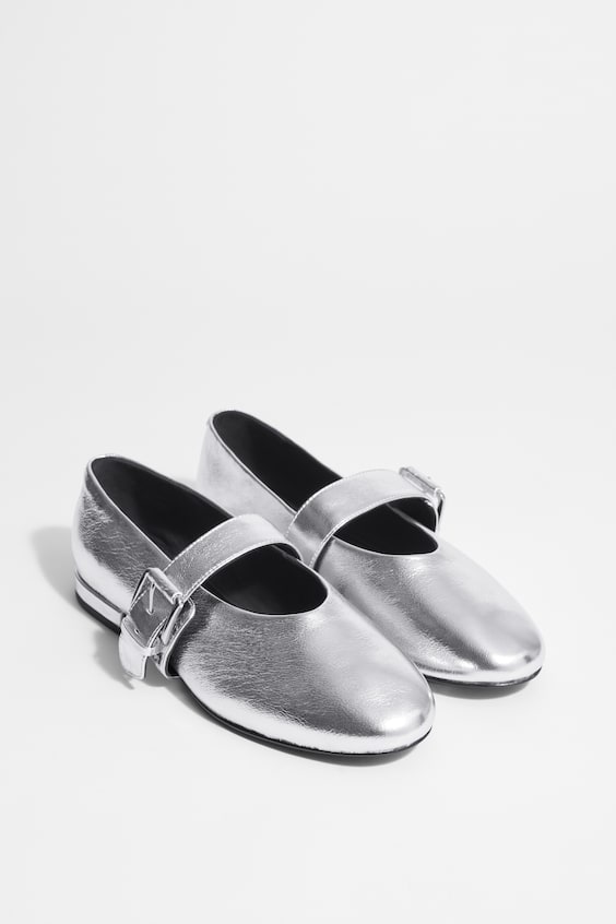 HM Leder-Ballerinas Mit Schnalle