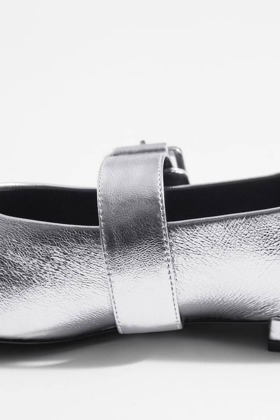 HM Leder-Ballerinas Mit Schnalle