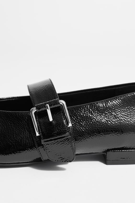 HM Leder-Ballerinas Mit Schnalle