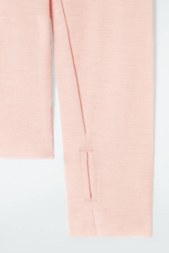 HM OBERTEIL AUS MERINOWOLLE MIT RUNDHALSAUSSCHNITT