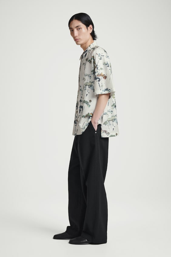 HM OVERSIZED-KURZARMHEMD MIT FLORALEM PRINT
