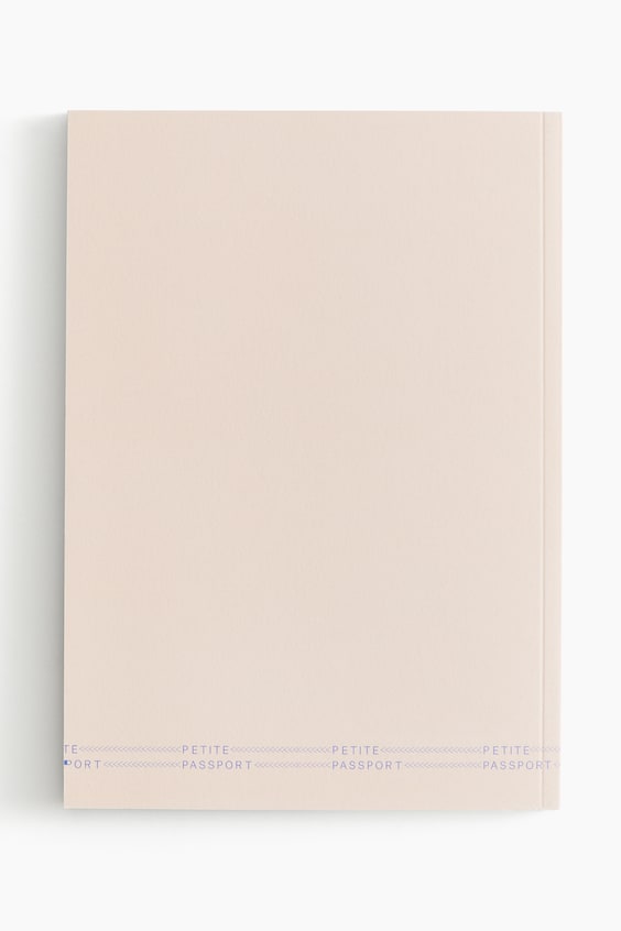 HM Petite Passport Travel Guide