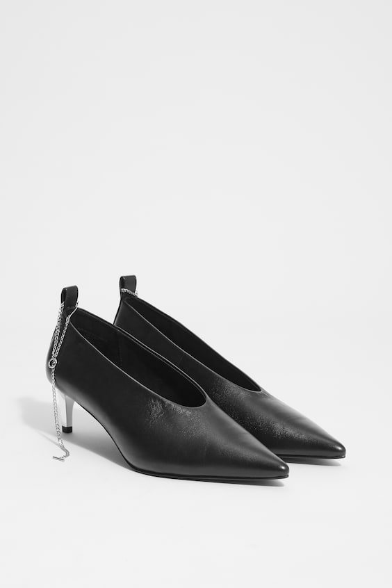 HM Pumps Mit Zierkette