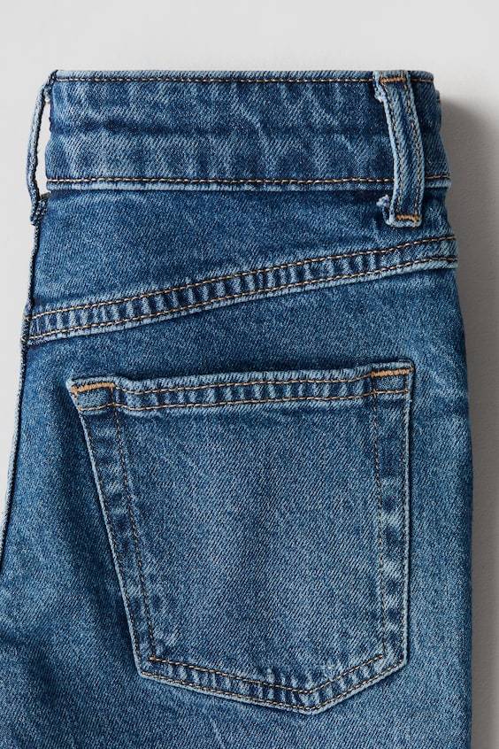 HM Relaxed Tapered Fit Jeans