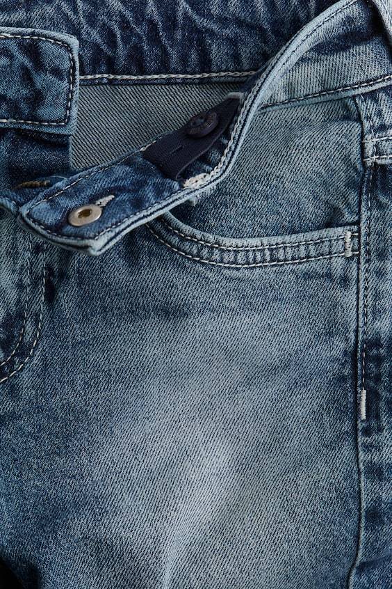 HM Relaxed Tapered Fit Jeans