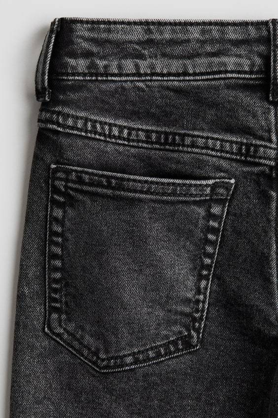 HM Relaxed Tapered Fit Jeans