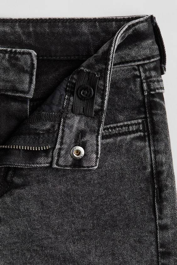 HM Relaxed Tapered Fit Jeans