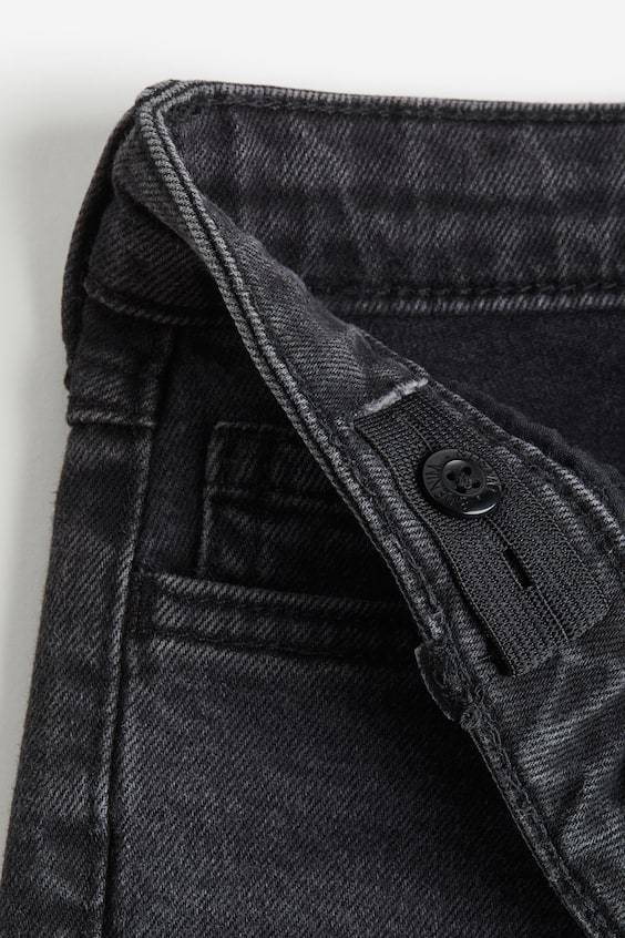 HM Relaxed Tapered Fit Jeans