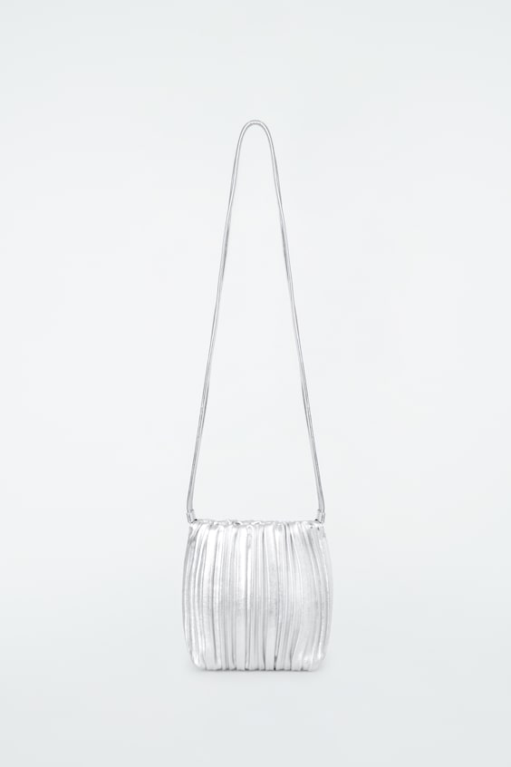 HM SCALLOP UMHÄNGETASCHE - LEDER