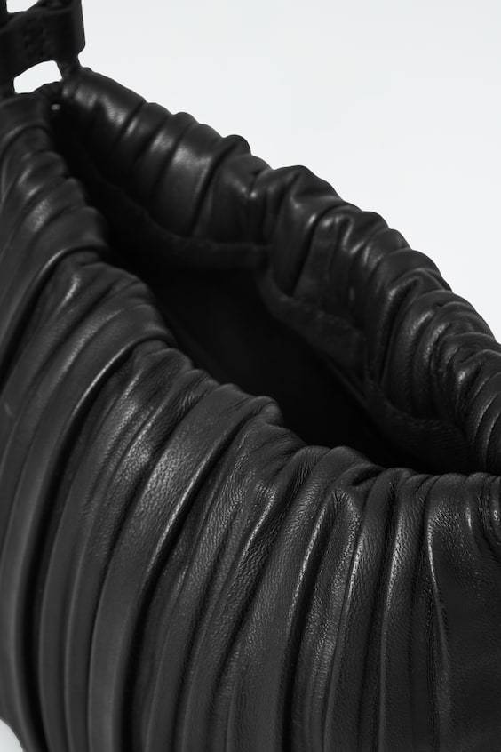 HM SCALLOP UMHÄNGETASCHE - LEDER