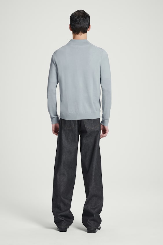 HM SCHMAL GESCHNITTENES POLOSHIRT AUS MERINOWOLLE